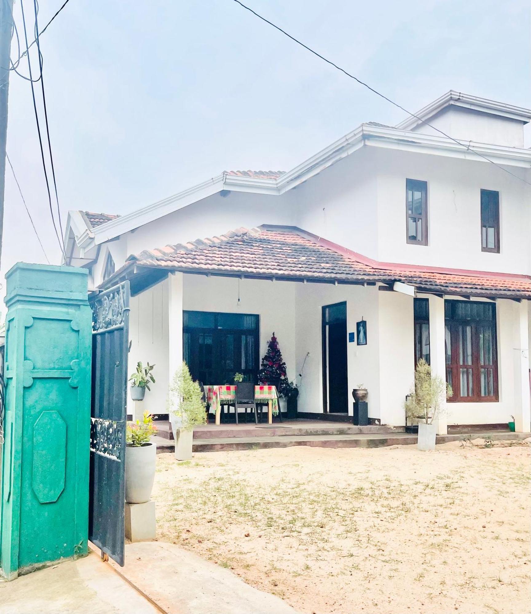 Sebastian Family Villa Негомбо Екстериор снимка